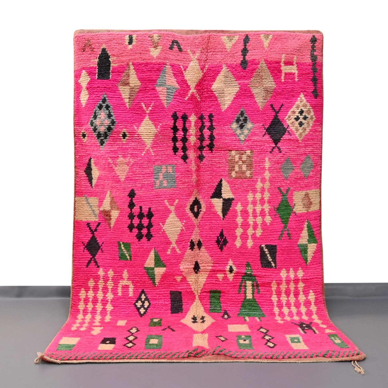 Moroccan Vintage Rug 5.3 x 8.7 feet - Ettilux Home