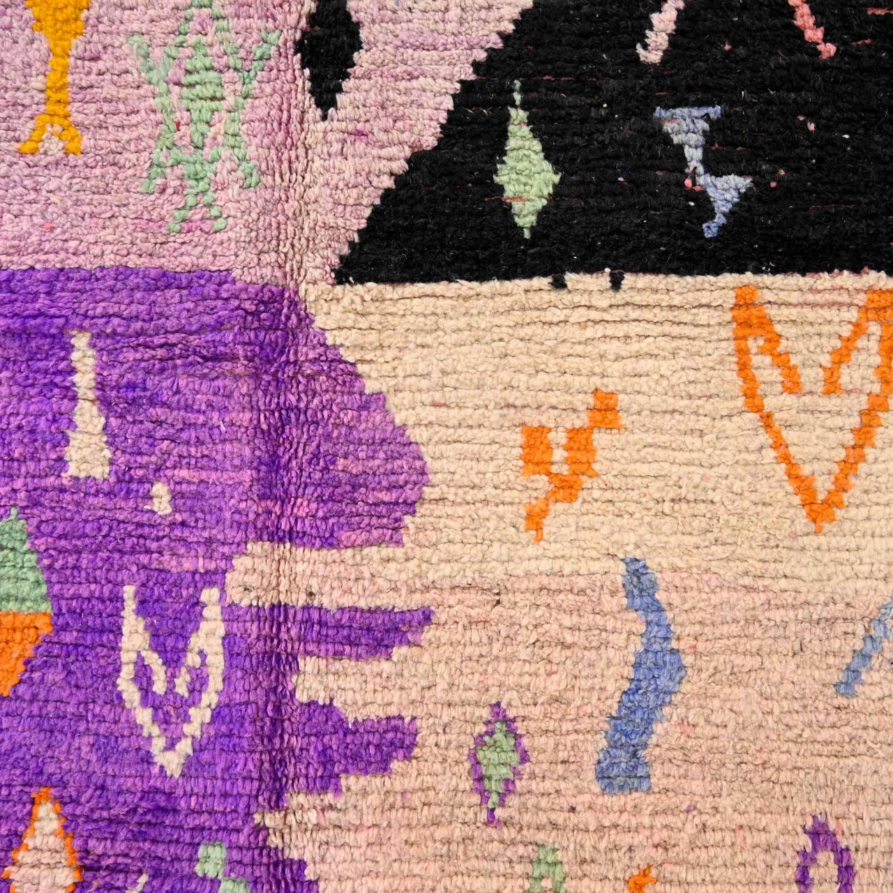 Artifex Vintage Moroccan Rug 5.7 x 9.3 feet / 175 x 285 cm - Ettilux Home