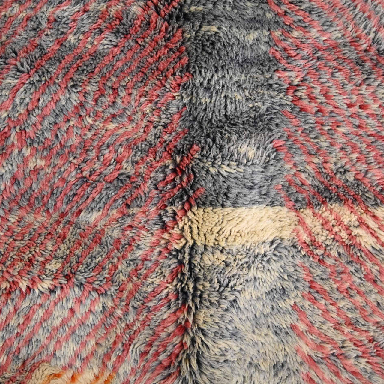 Custom Made Luxury Beni Mrirt Rug - Ettilux Home