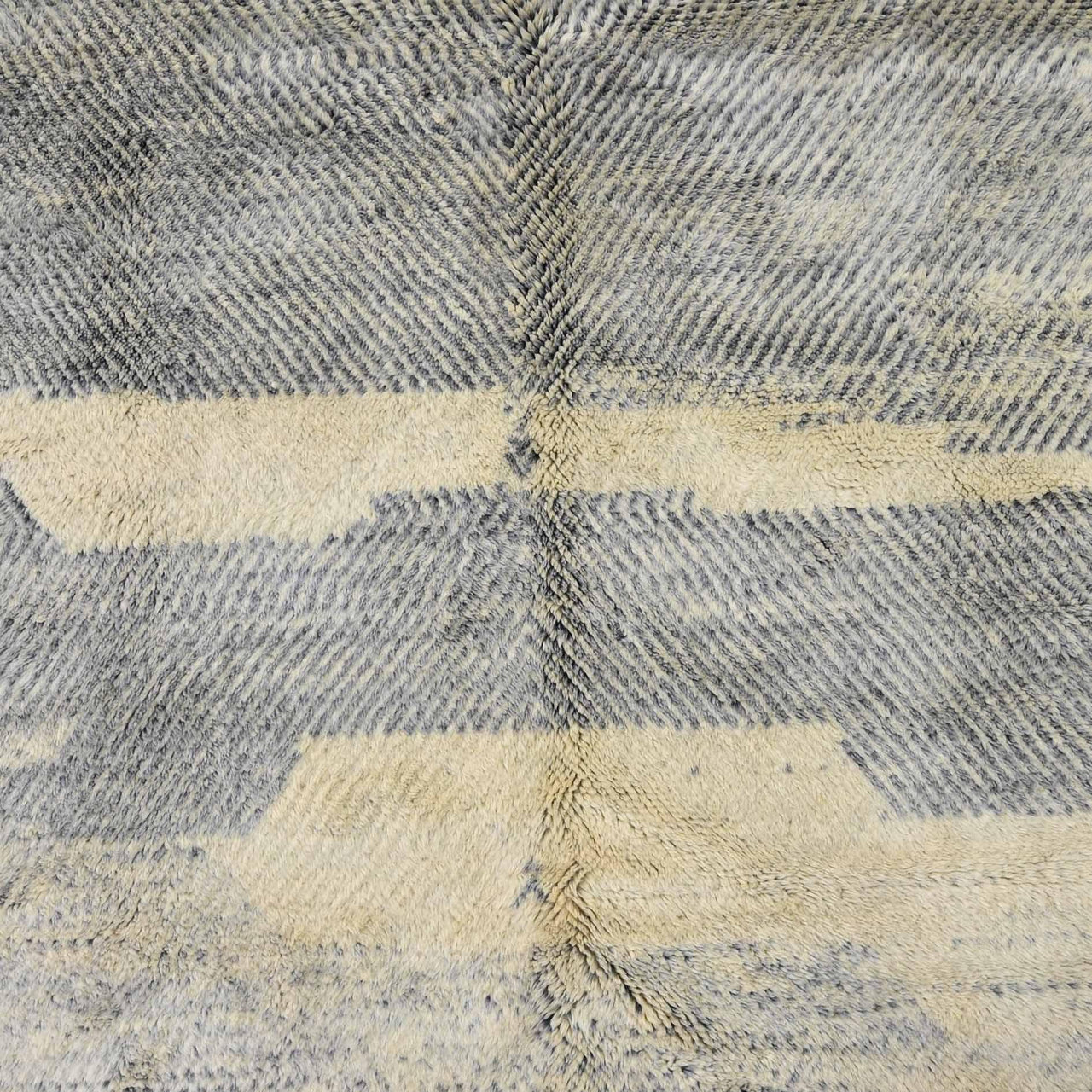 Custom Made Luxury Beni Mrirt Rug - Ettilux Home