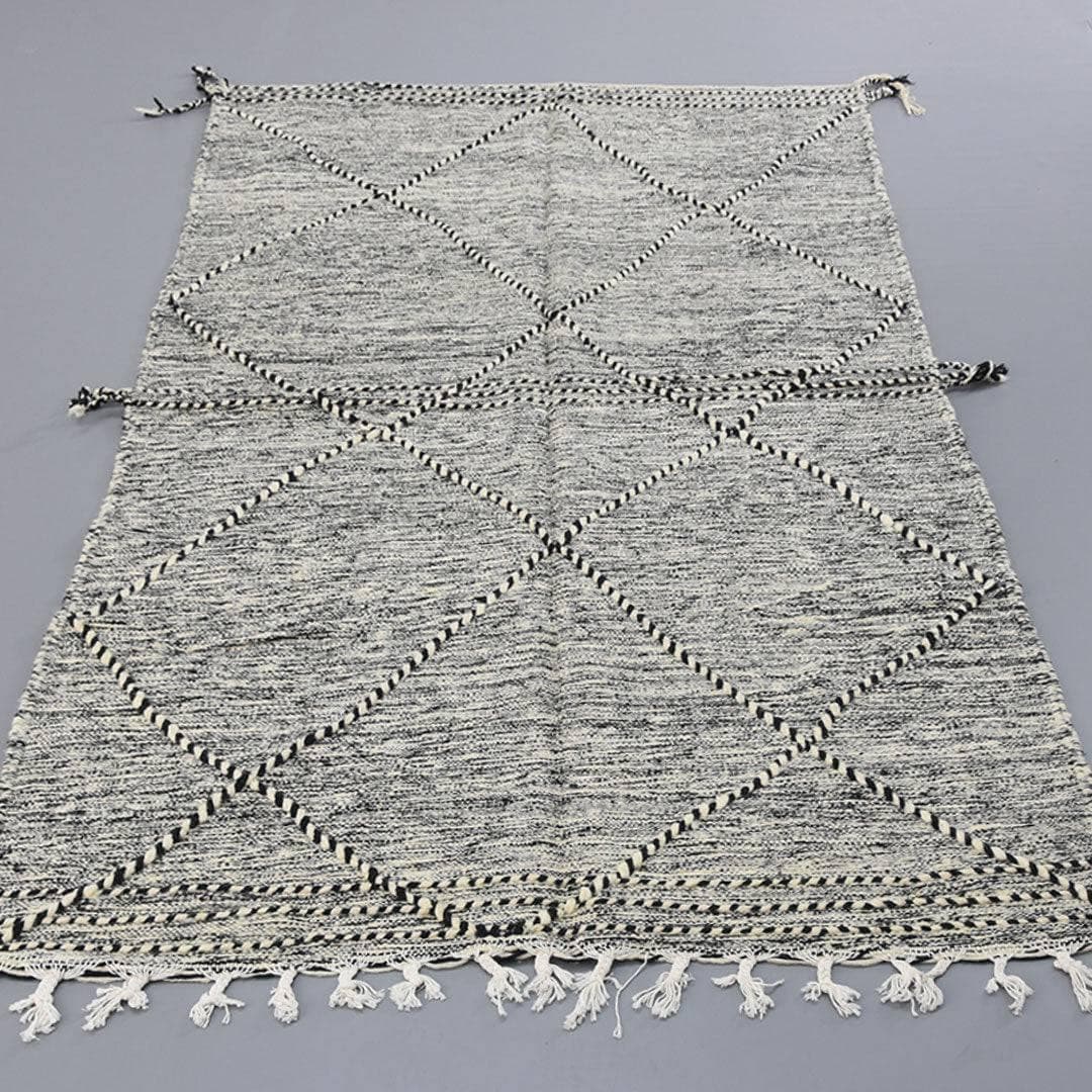 Moroccan Kilim Rug 4.4 x 8.3 ft / 136 x 255 cm - Ettilux Home