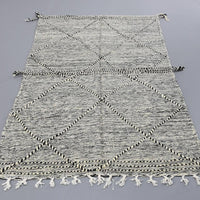 Thumbnail for Moroccan Kilim Rug 4.4 x 8.3 ft / 136 x 255 cm - Ettilux Home