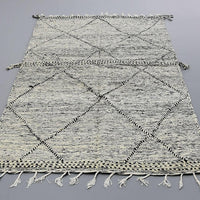 Thumbnail for Moroccan Kilim Rug 4.6 x 8.5 ft / 140 x 260 cm - Ettilux Home