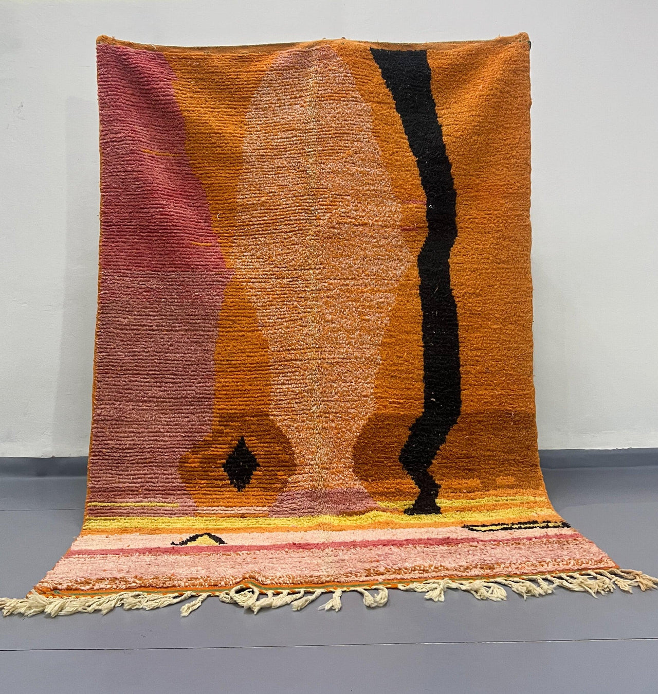 Vintage Moroccan Rug 5.9 x 8.7 feet / 180 x 267 cm - Ettilux Home
