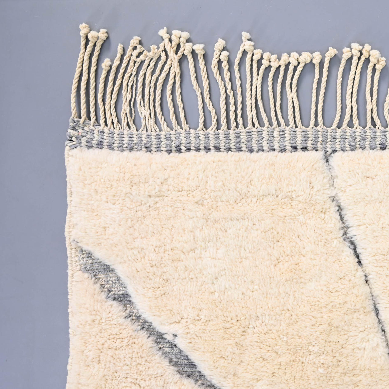 White Custom Made Luxury Beni Mrirt Rug - Ettilux Home